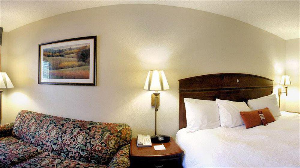 Hampton Inn Dalton Exterior photo