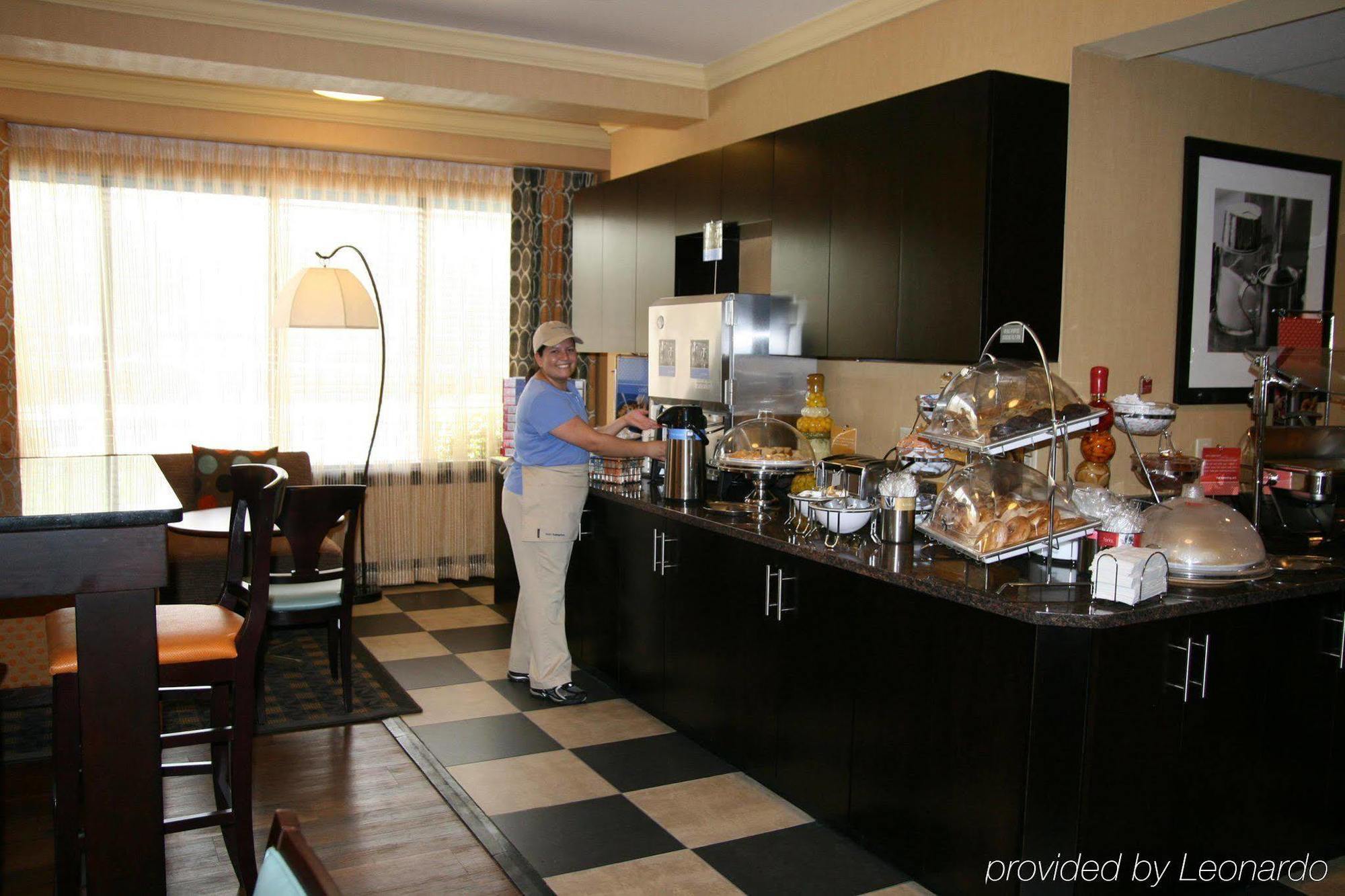 Hampton Inn Dalton Restaurant photo