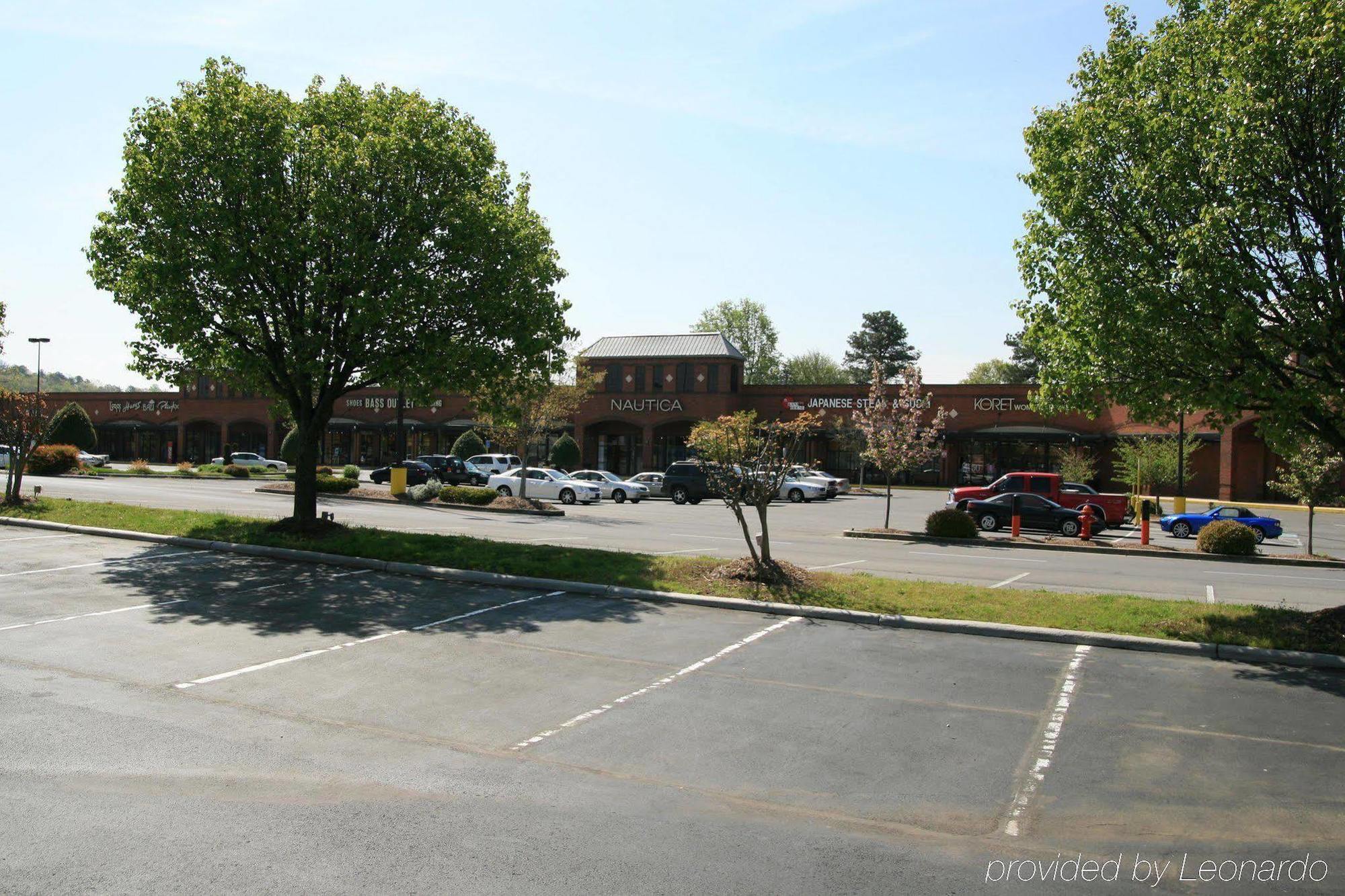 Hampton Inn Dalton Amenities photo